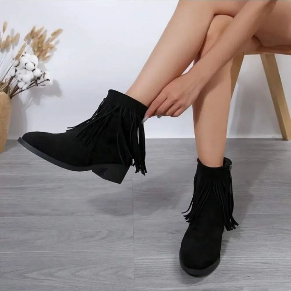 BRAND NEW TOP MODA WOMEN'S  FRINGED BLOCK HEEL SHORT POINTED TOE BOOTS